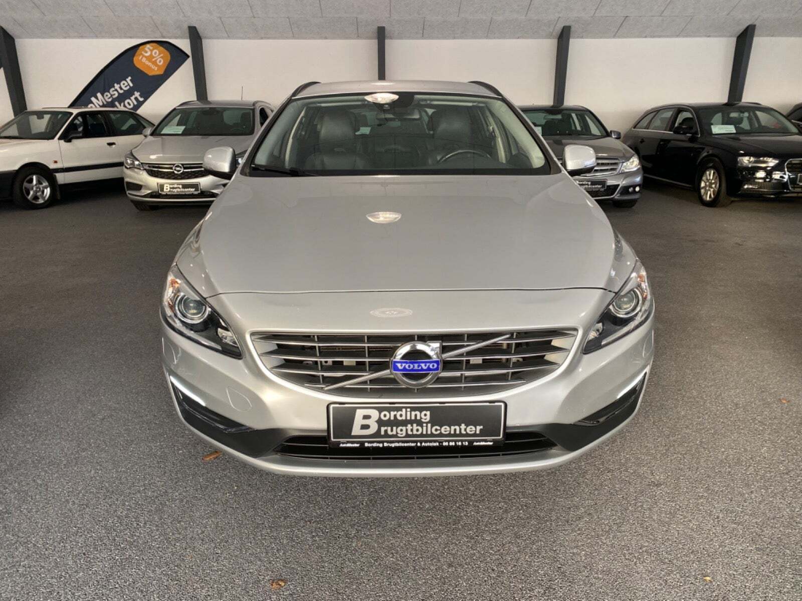 Sølv Volvo V60 fra 2016
