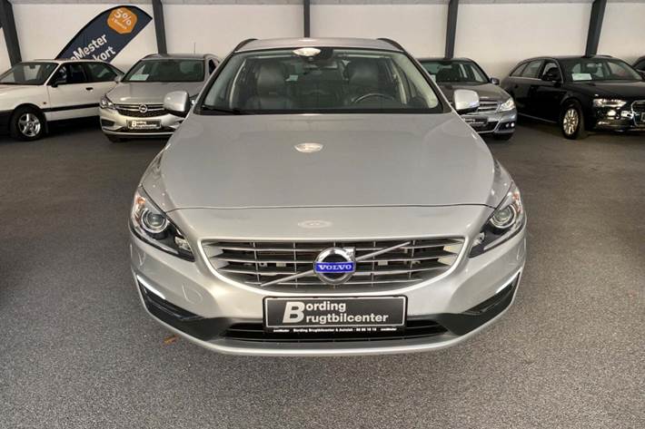 Sølv Volvo V60 fra 2016
