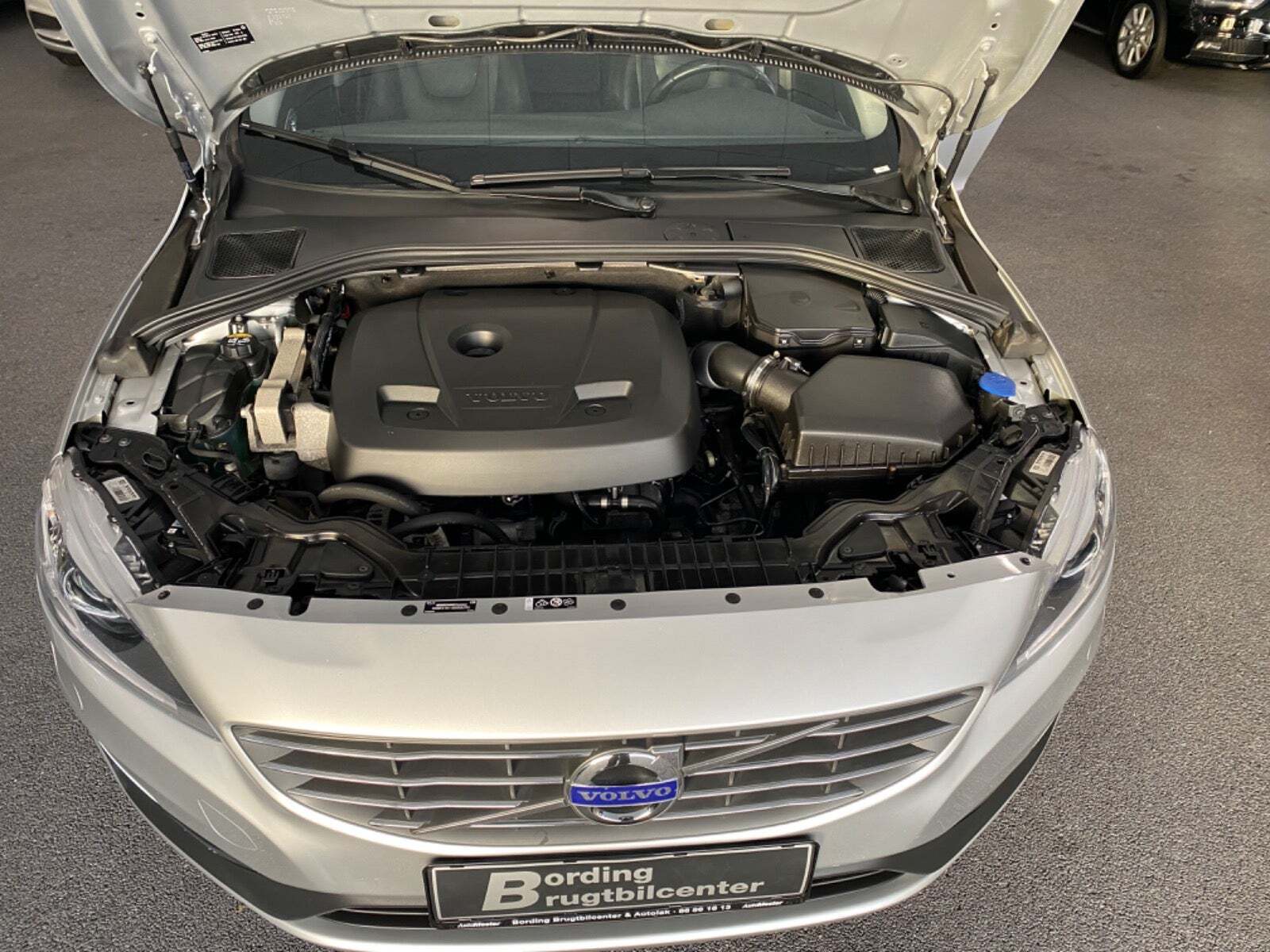 Sølv Volvo V60 fra 2016