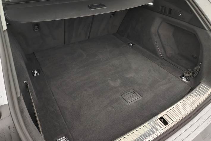 Sølv Audi e-tron fra 2020