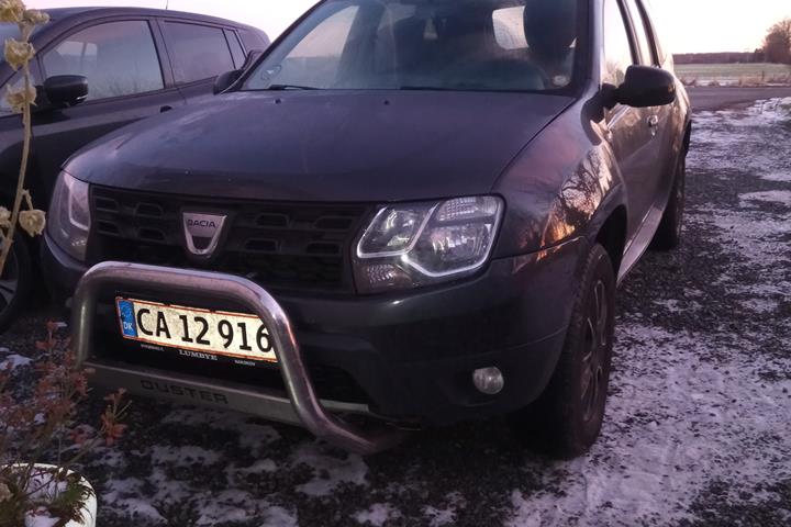 Grå Dacia Duster fra 2018