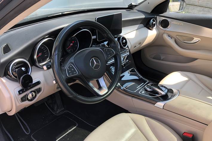 Grå Mercedes C200 d fra 2014