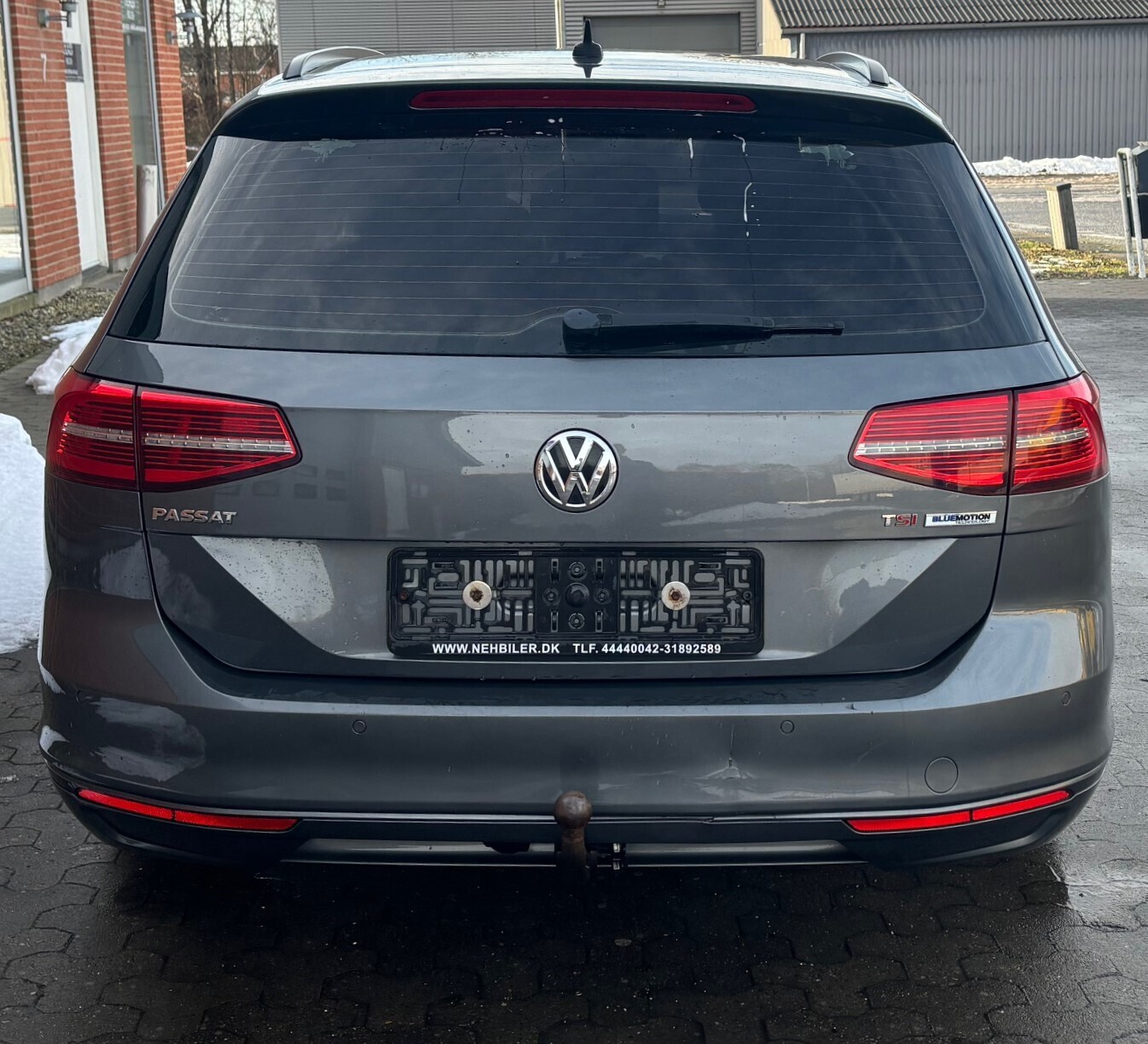 Grå VW Passat fra 2015