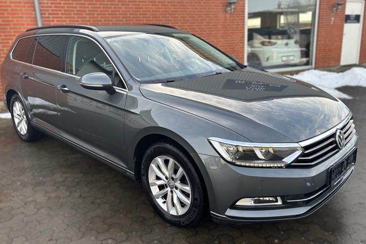 Grå VW Passat fra 2015