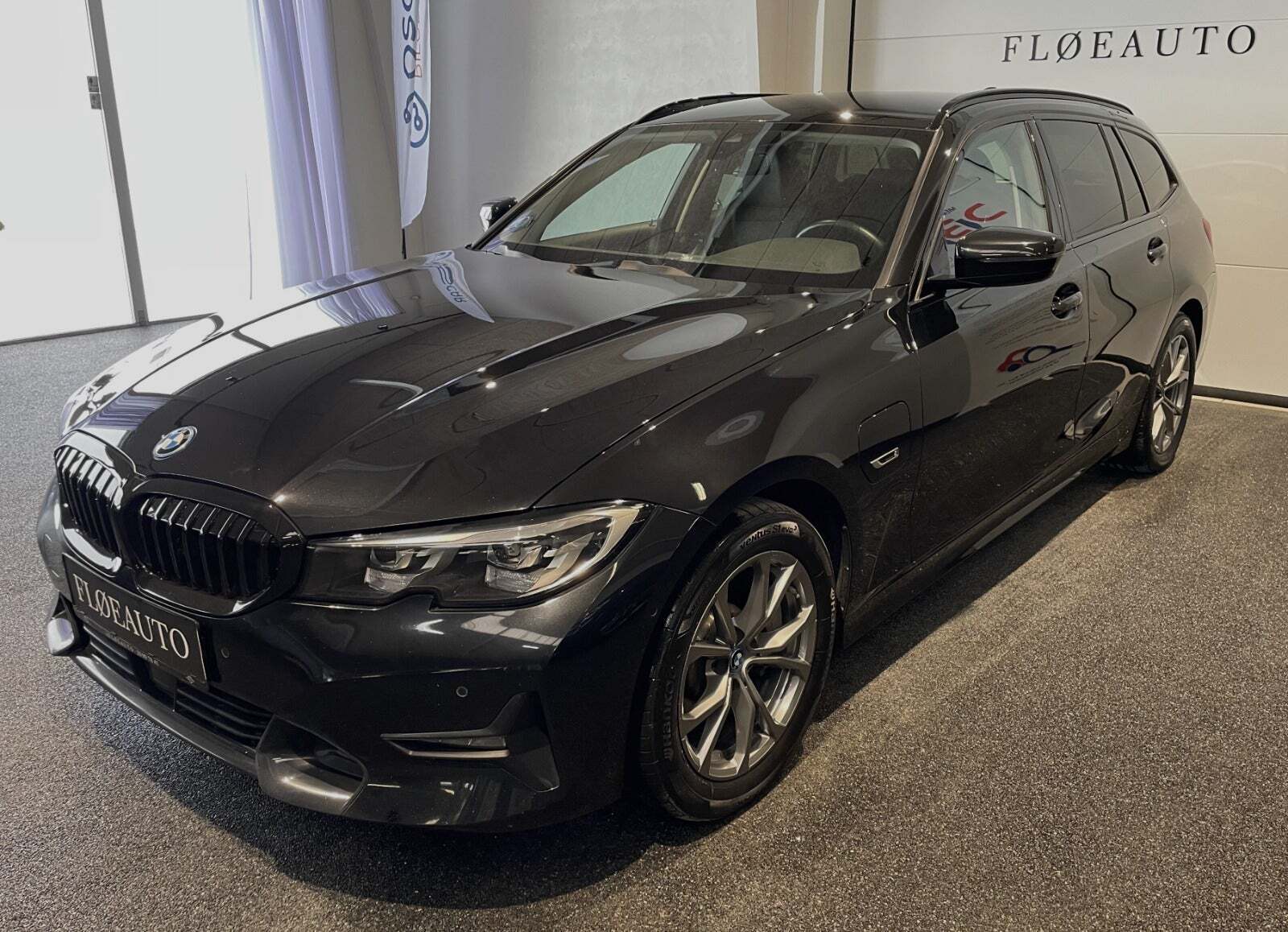 undefined BMW 330e fra 2021