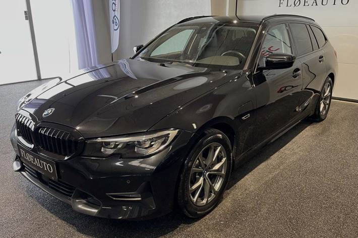 undefined BMW 330e fra 2021