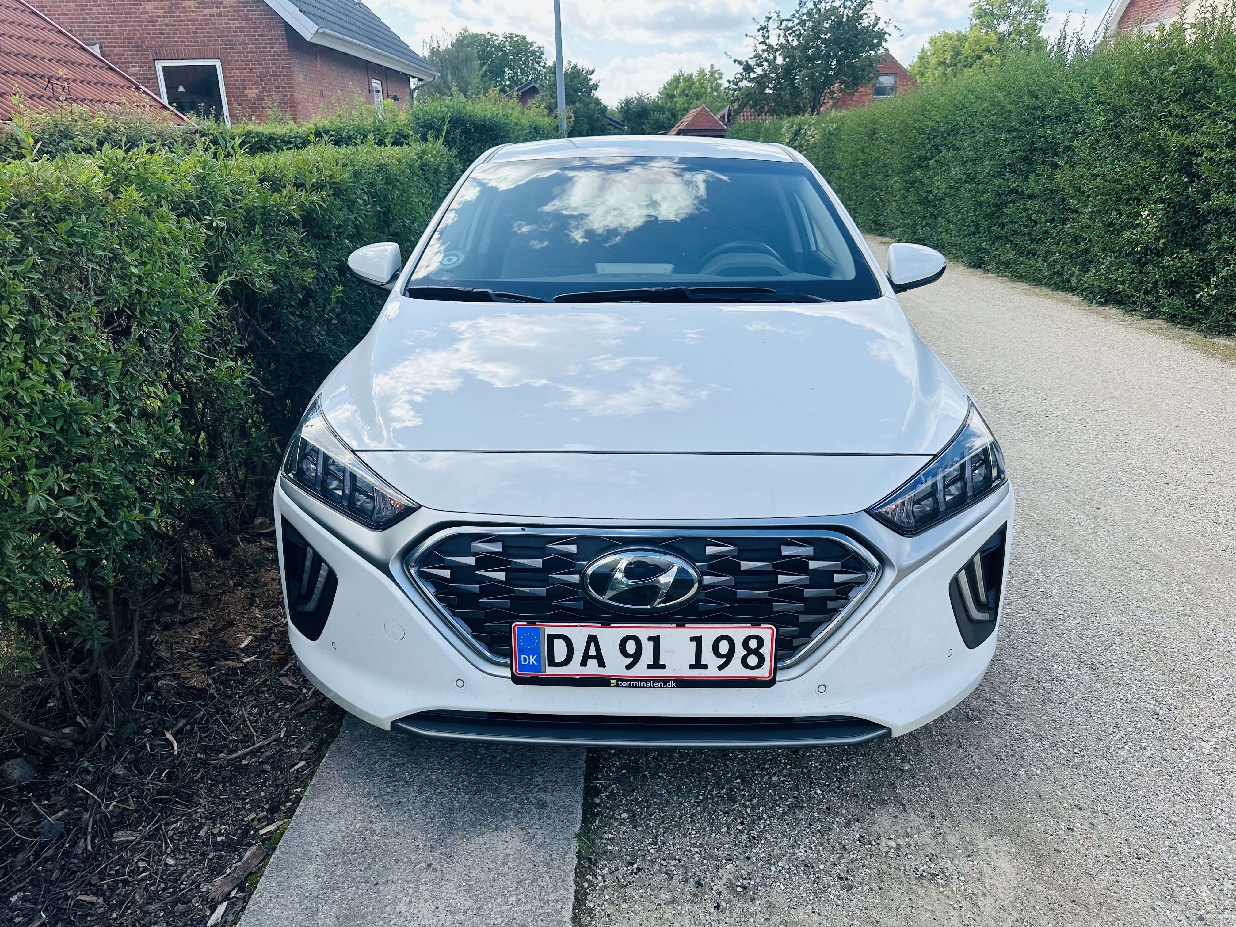 Hvid Hyundai Ioniq fra 2021