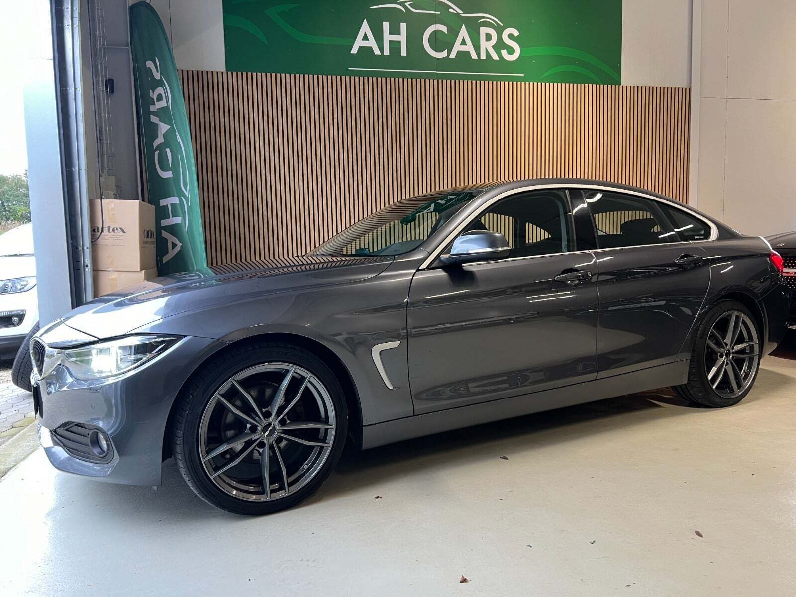 Grå BMW 420d fra 2018