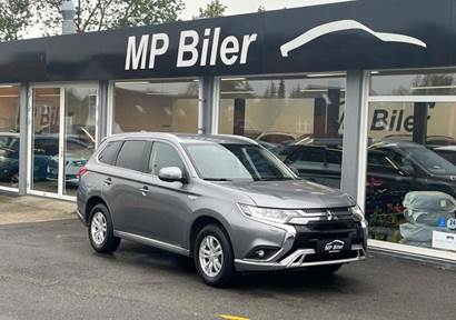 Mitsubishi Outlander 2,4 PHEV Inform+ CVT 4WD