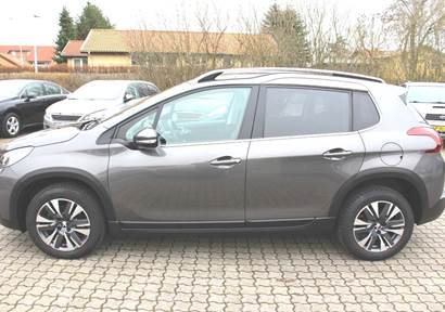 Peugeot 2008 1,5 BlueHDi 100 Allure Sky