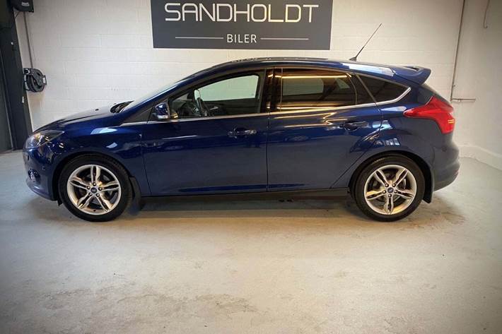 Blå Ford Focus fra 2013