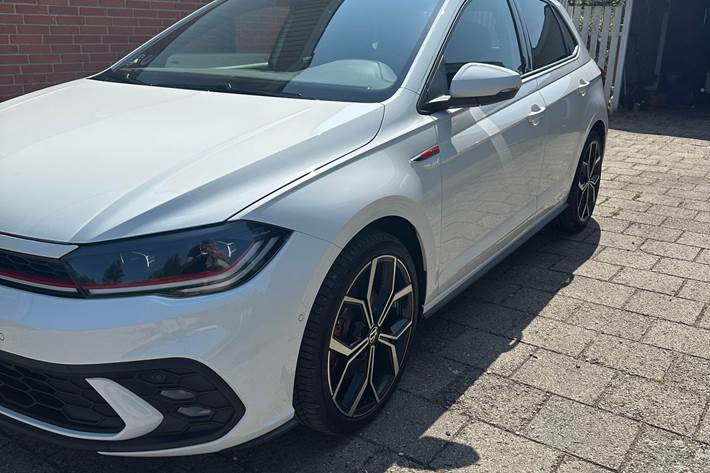 Hvid VW Polo fra 2023