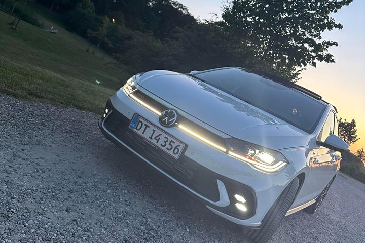 Hvid VW Polo fra 2023