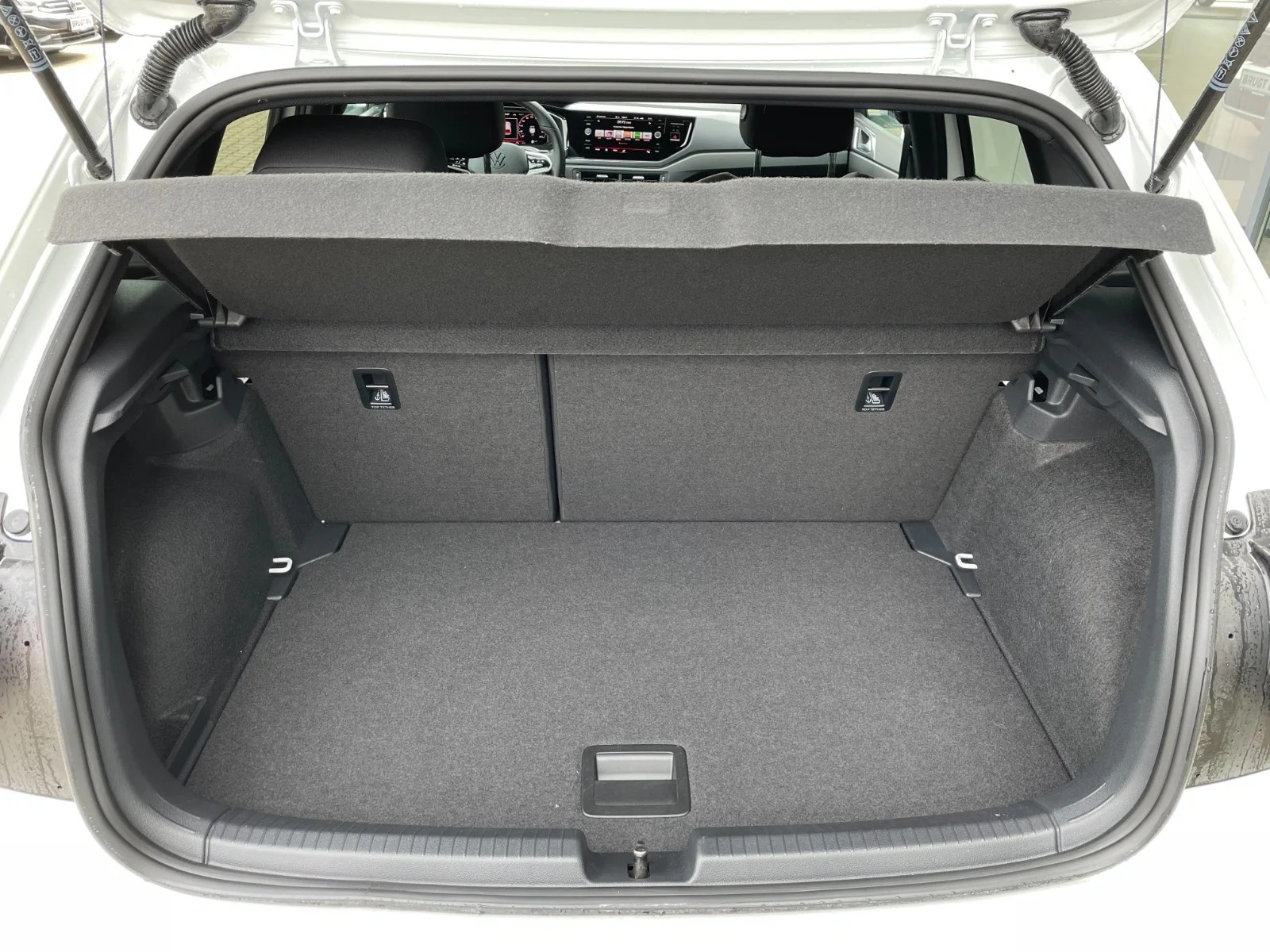 Hvid VW Polo fra 2023