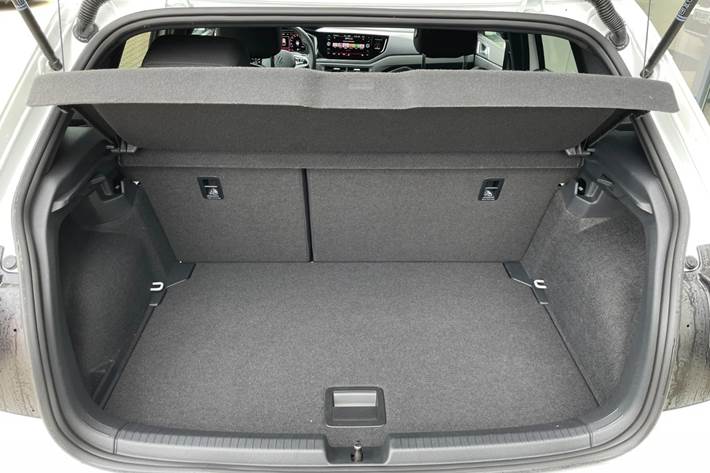 Hvid VW Polo fra 2023