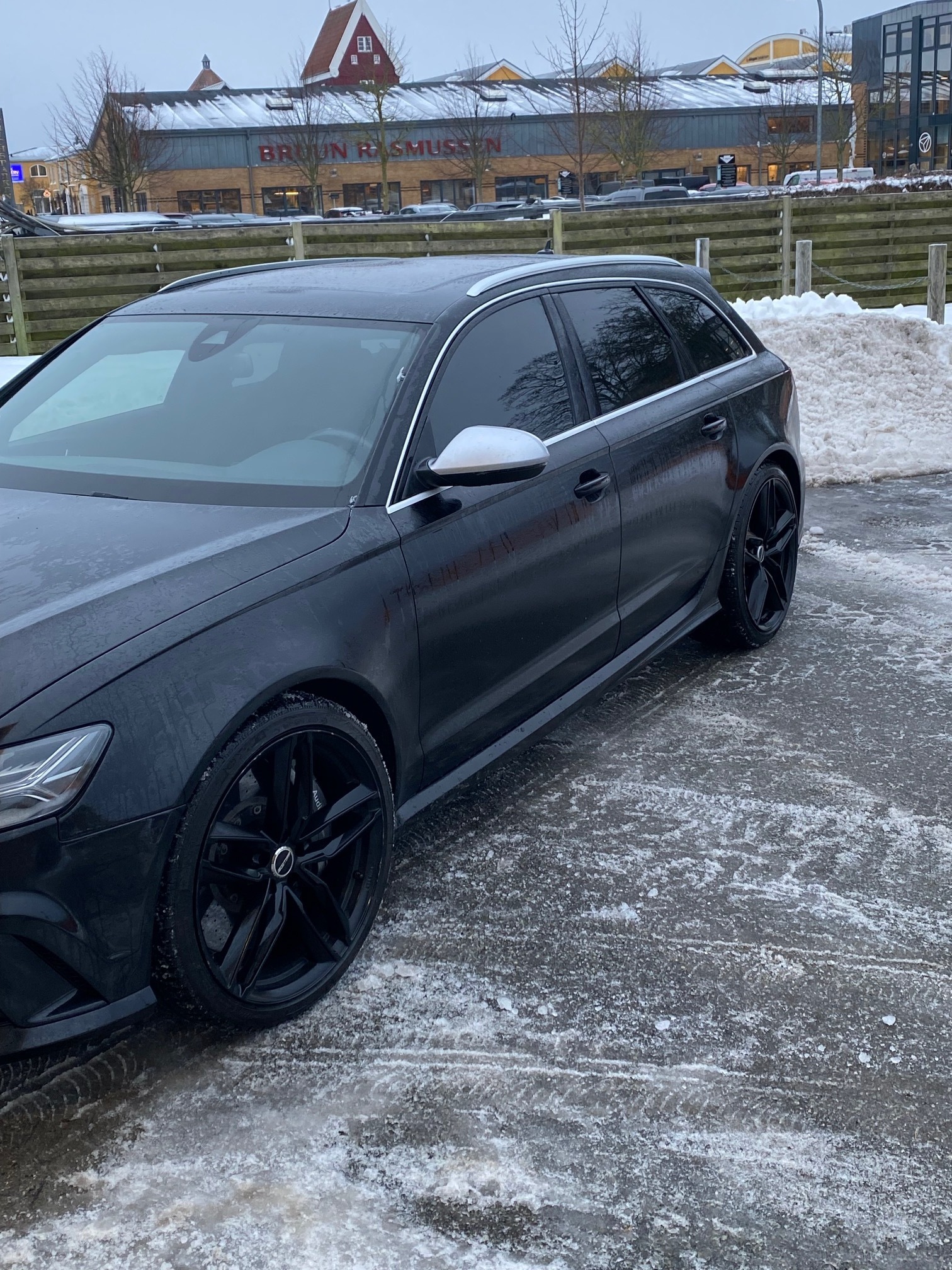 Sort Audi RS6 fra 2016