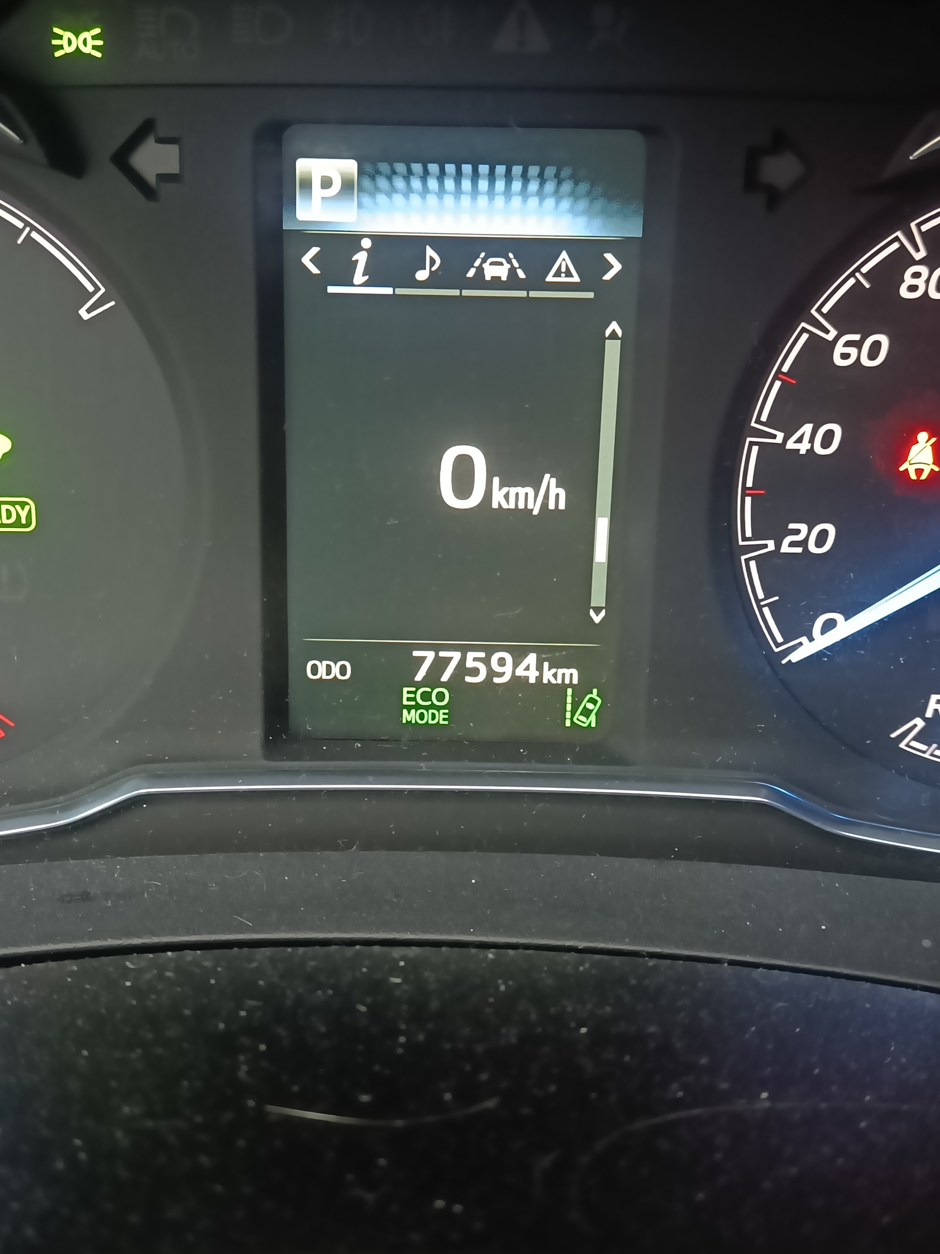 Grå Toyota Yaris fra 2019