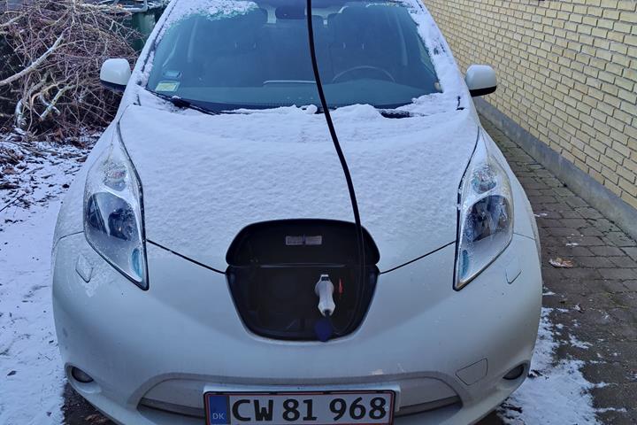 Hvid Nissan Leaf fra 2015