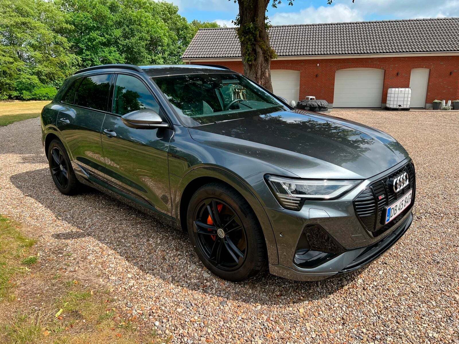 undefined Audi e-tron fra 2021 set udefra