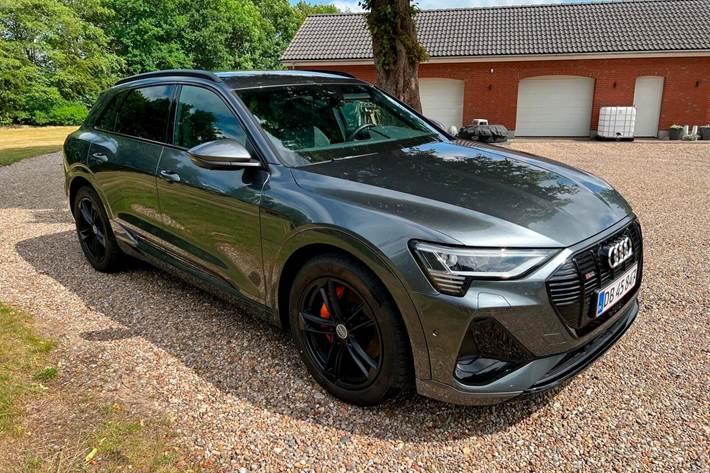 undefined Audi e-tron fra 2021 set udefra