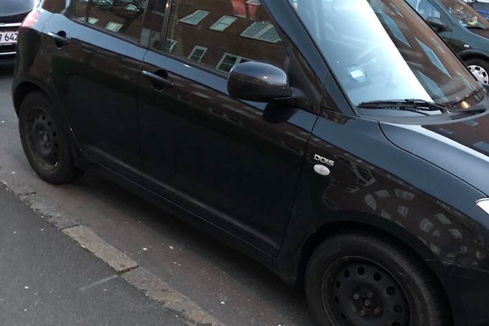 Sort Suzuki Swift fra 2008