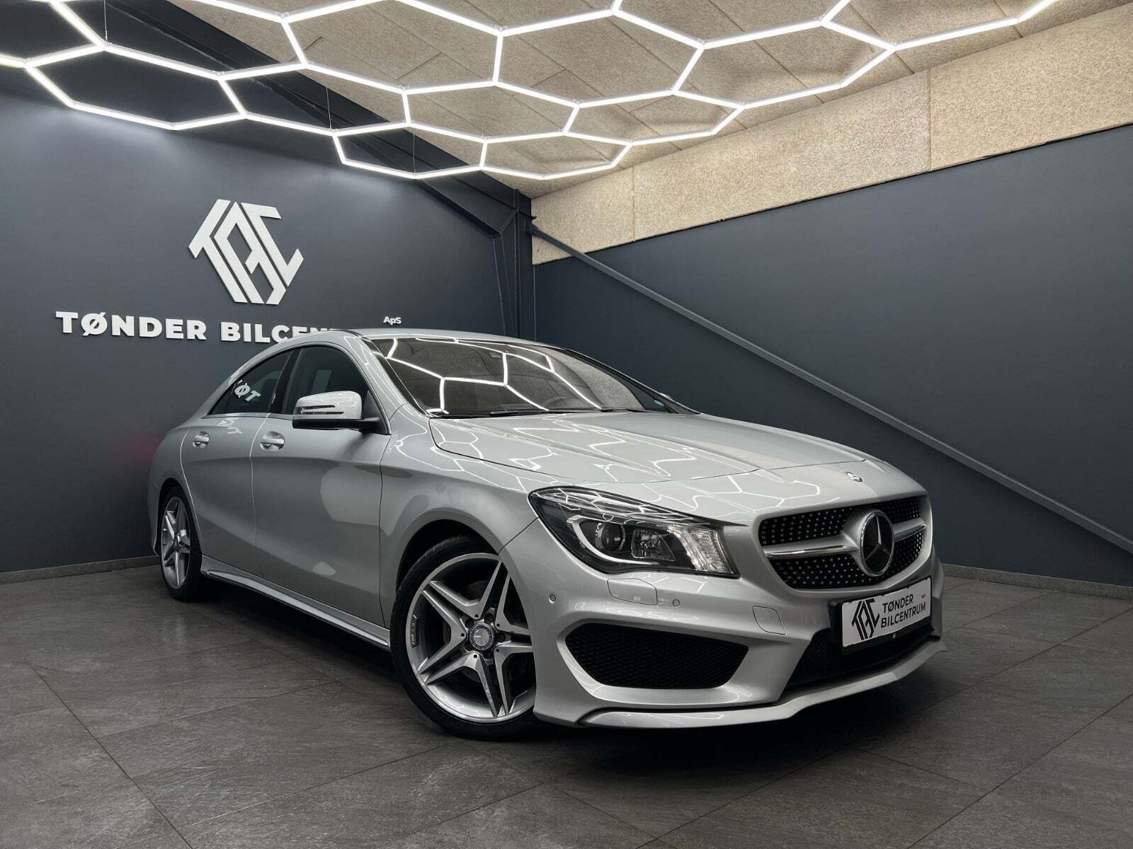 Sølv Mercedes CLA220 fra 2013