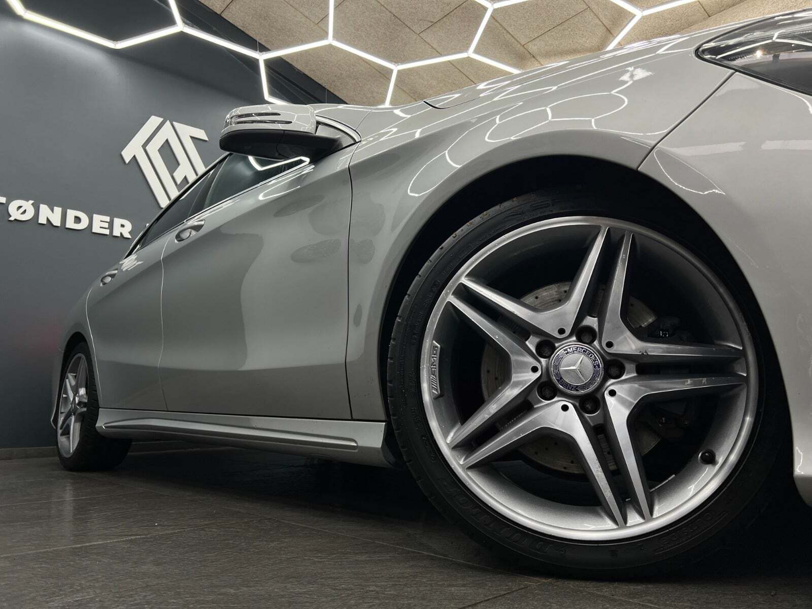 Sølv Mercedes CLA220 fra 2013