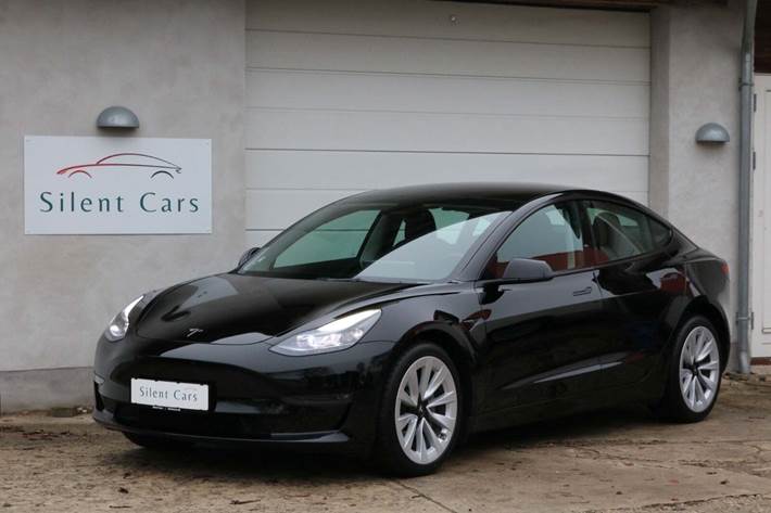 Sort Tesla Model 3 fra 2023
