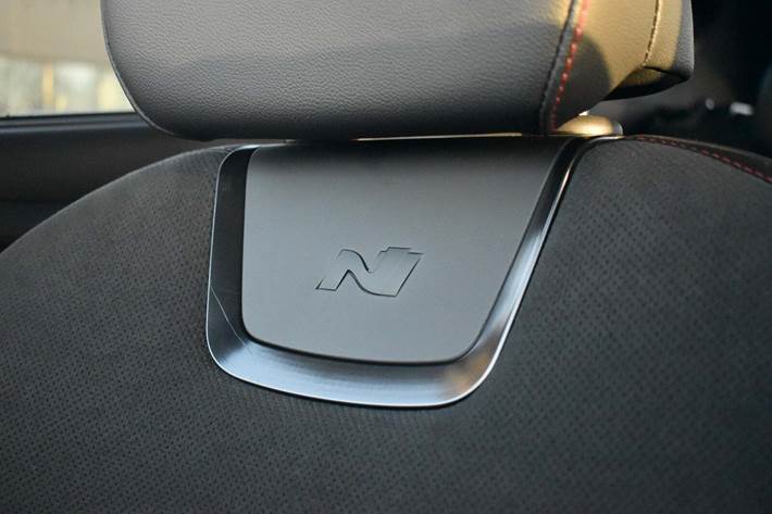 Rød Hyundai Tucson fra 2022