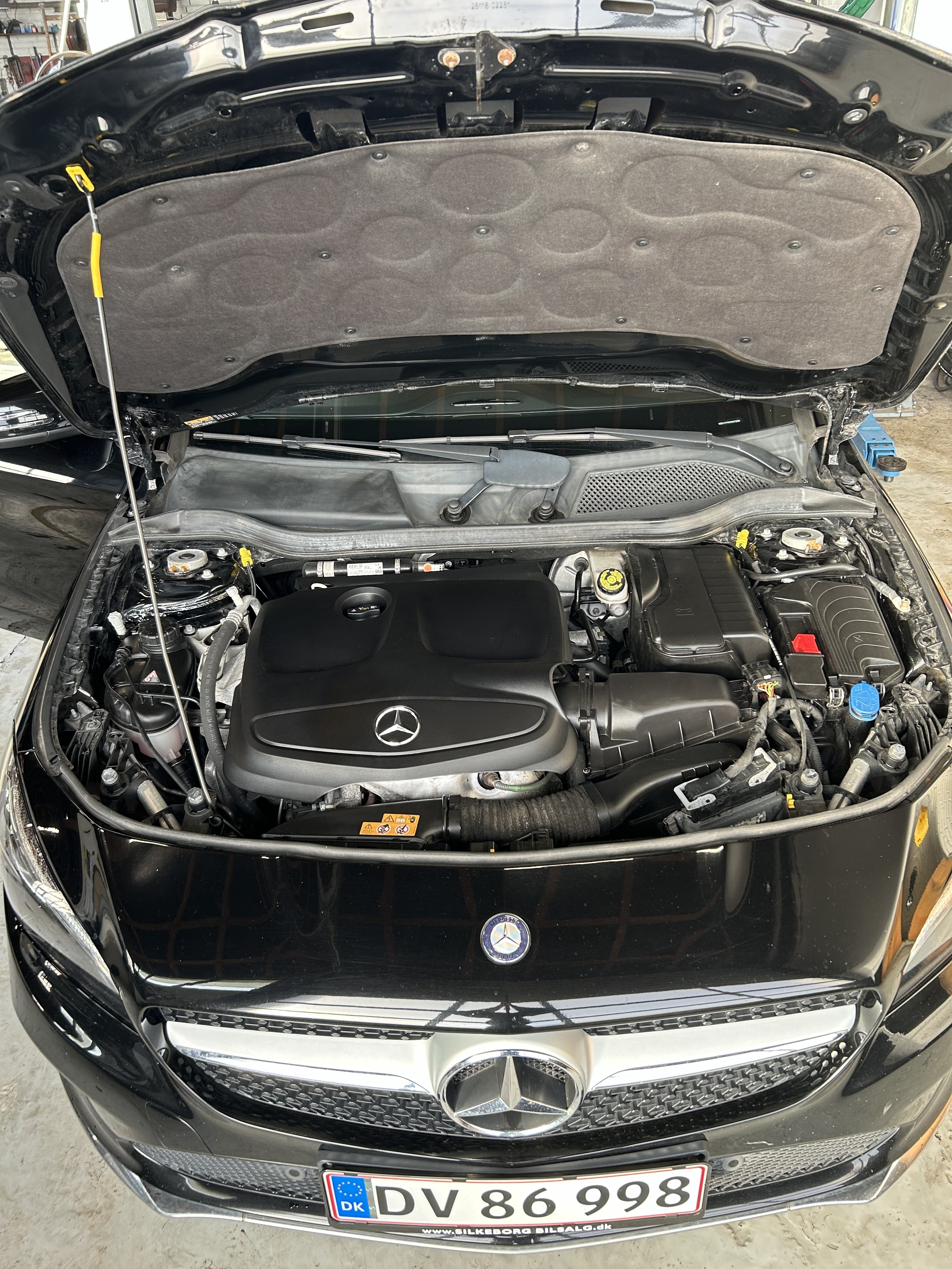 Sort Mercedes CLA200 fra 2017