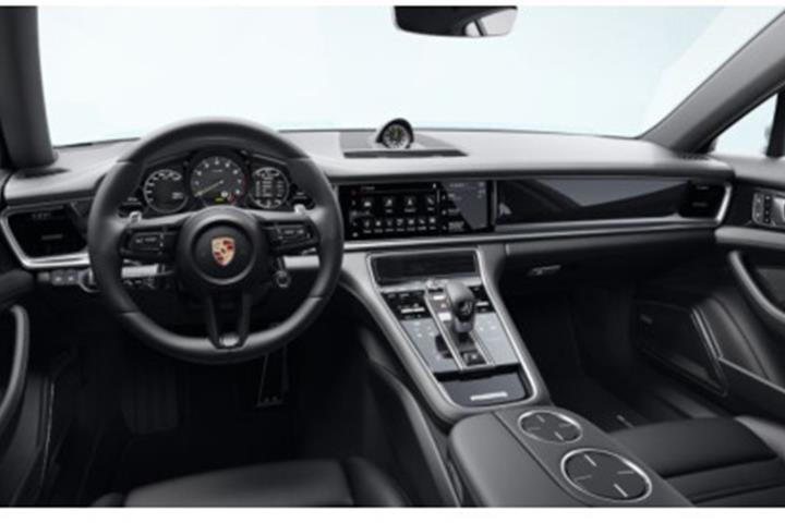 Grøn Porsche Panamera fra 2023