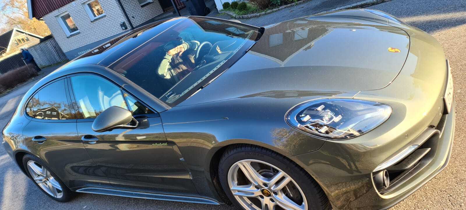 Grøn Porsche Panamera fra 2023