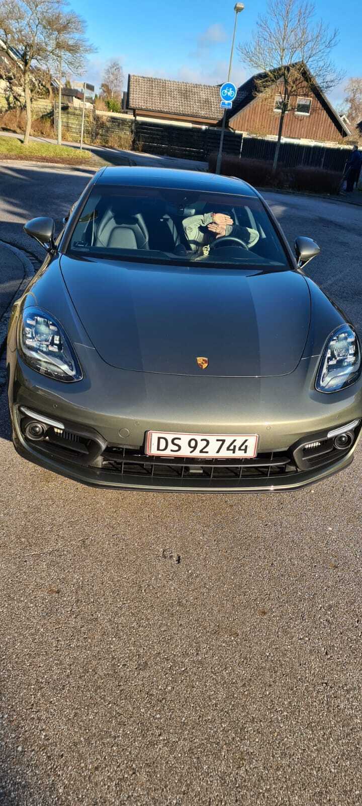 Grøn Porsche Panamera fra 2023