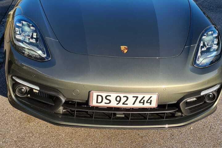 Grøn Porsche Panamera fra 2023