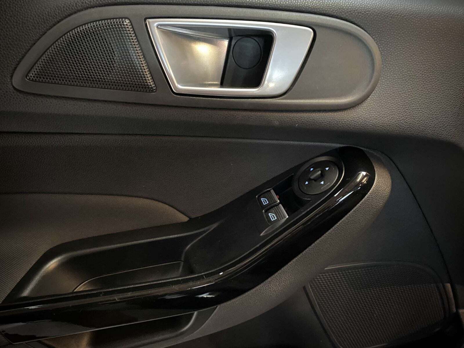 Sort Ford Fiesta fra 2015