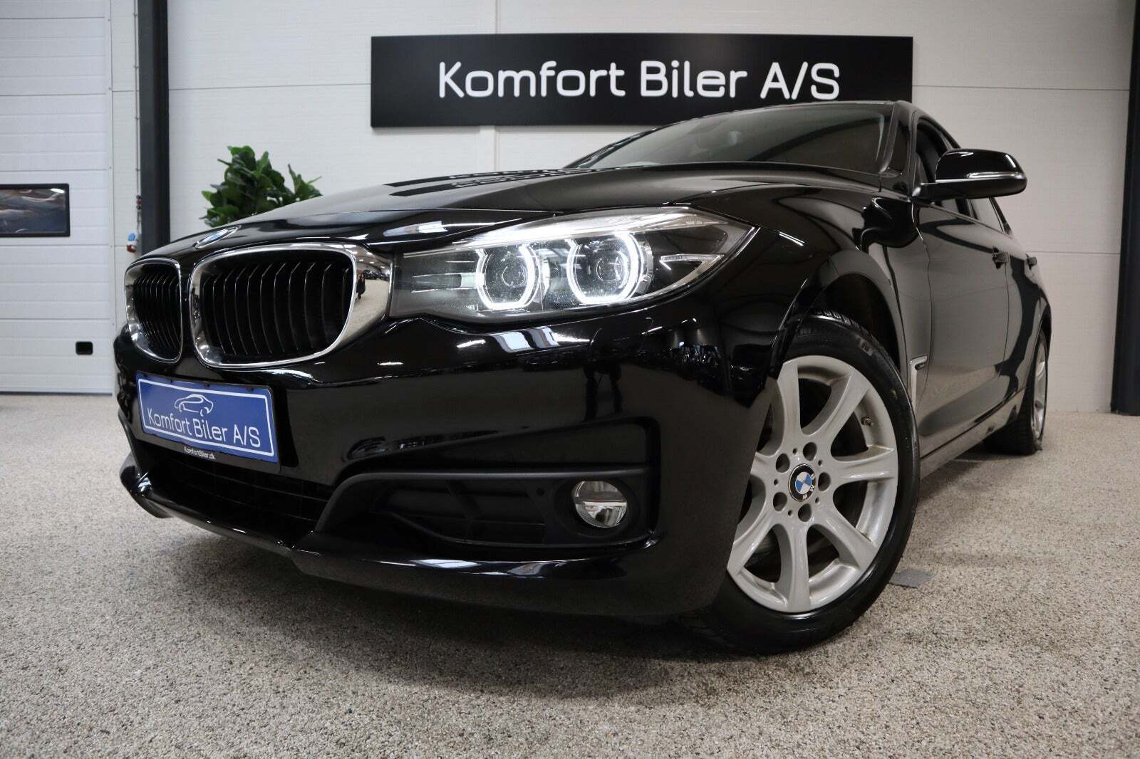 Sort BMW 320d fra 2017
