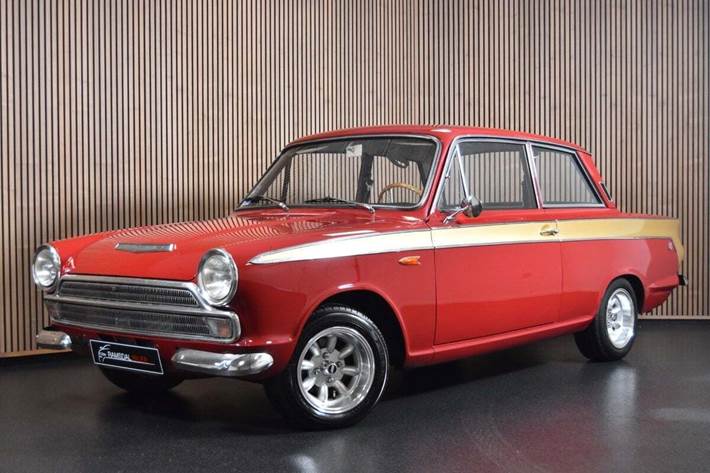 Rød Ford Cortina fra 1966
