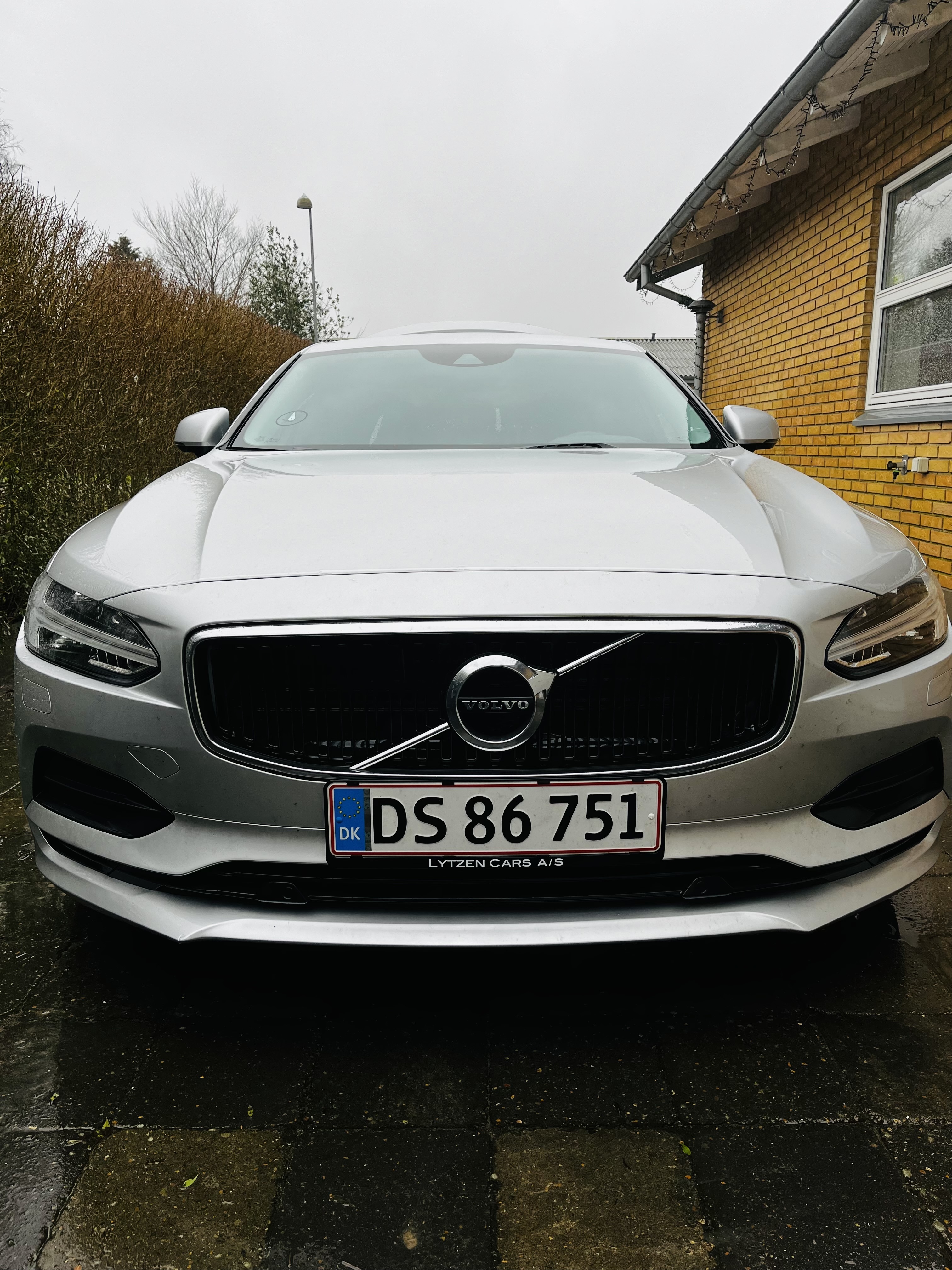Grå Volvo S90 fra 2020