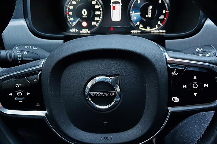 Grå Volvo S90 fra 2020
