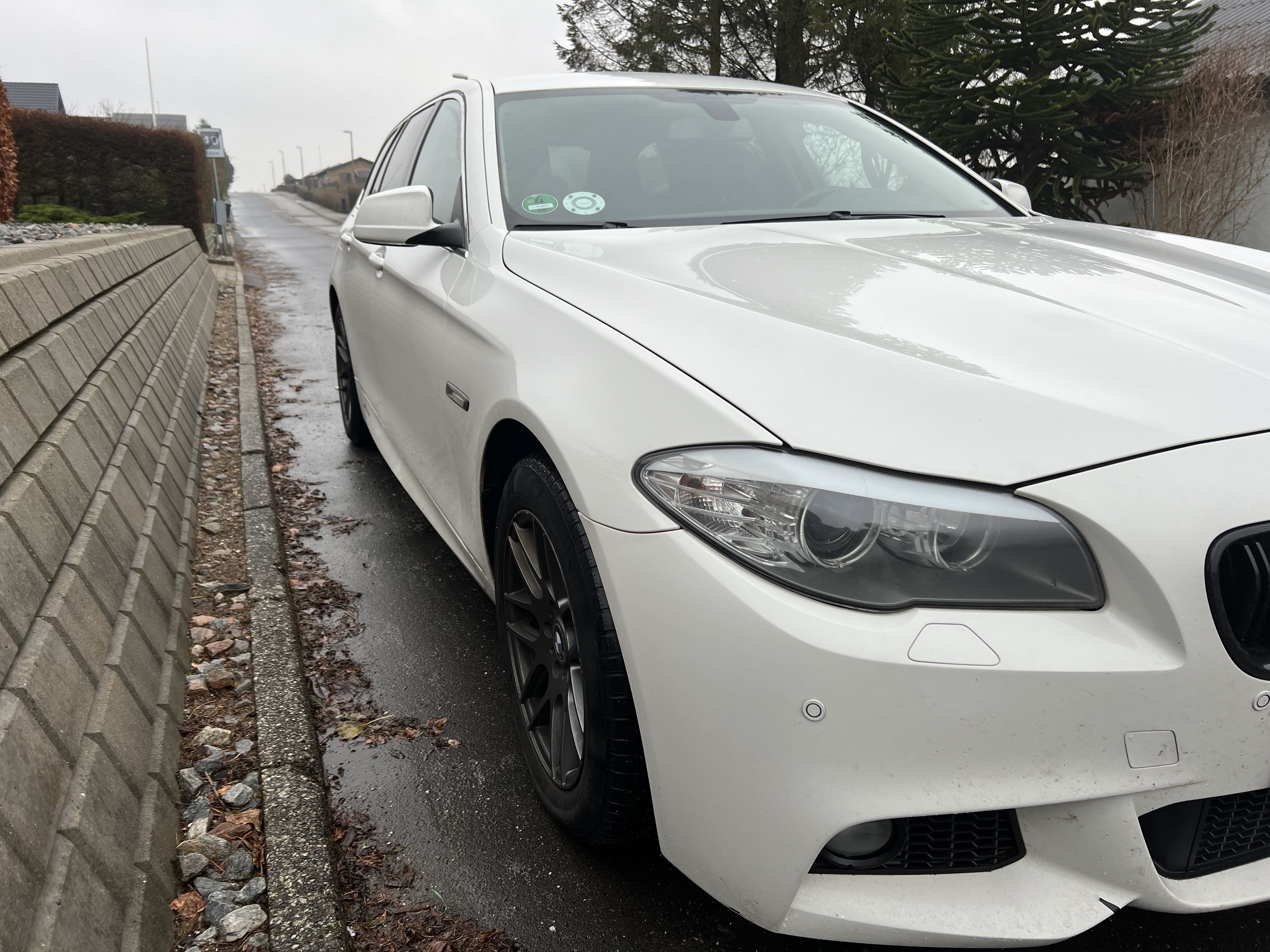 Hvid BMW 520d fra 2013