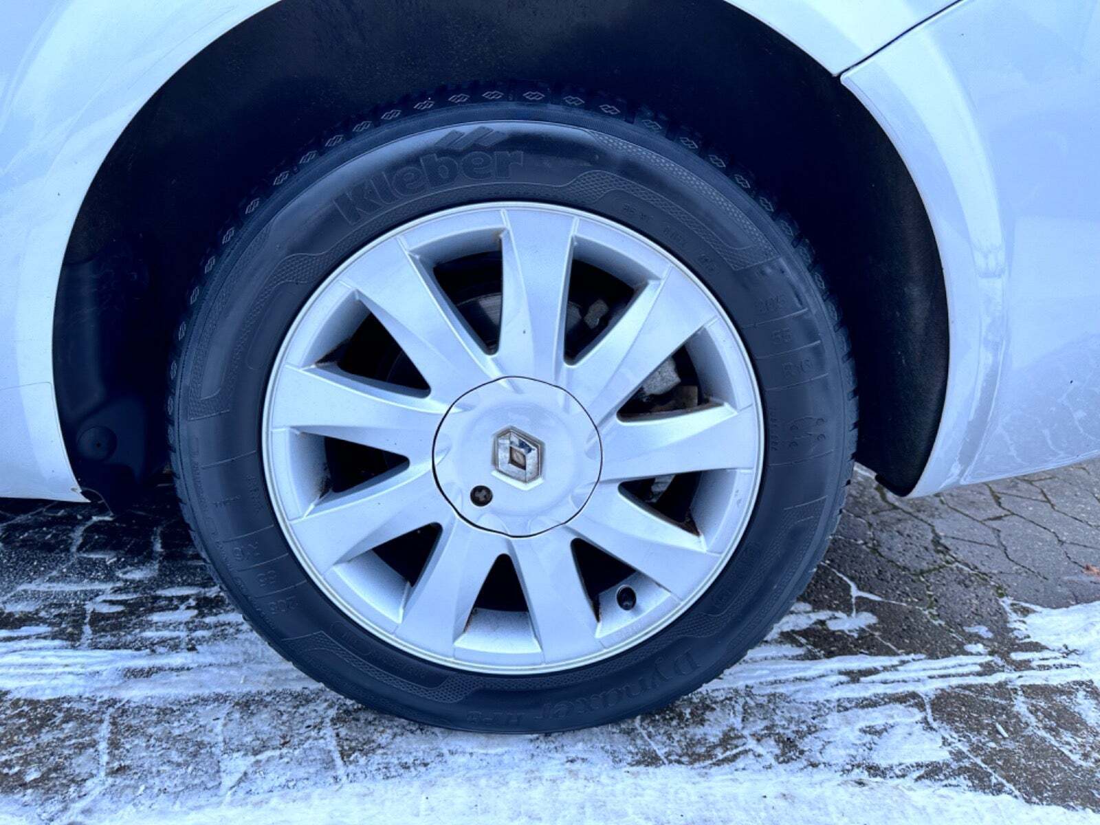 Sølv Renault Grand Scenic II fra 2008