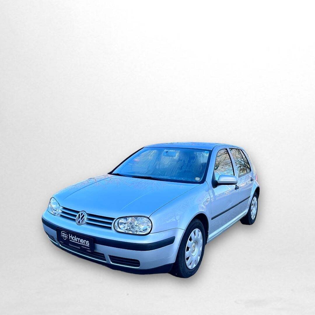 Sølv VW Golf IV fra 2000