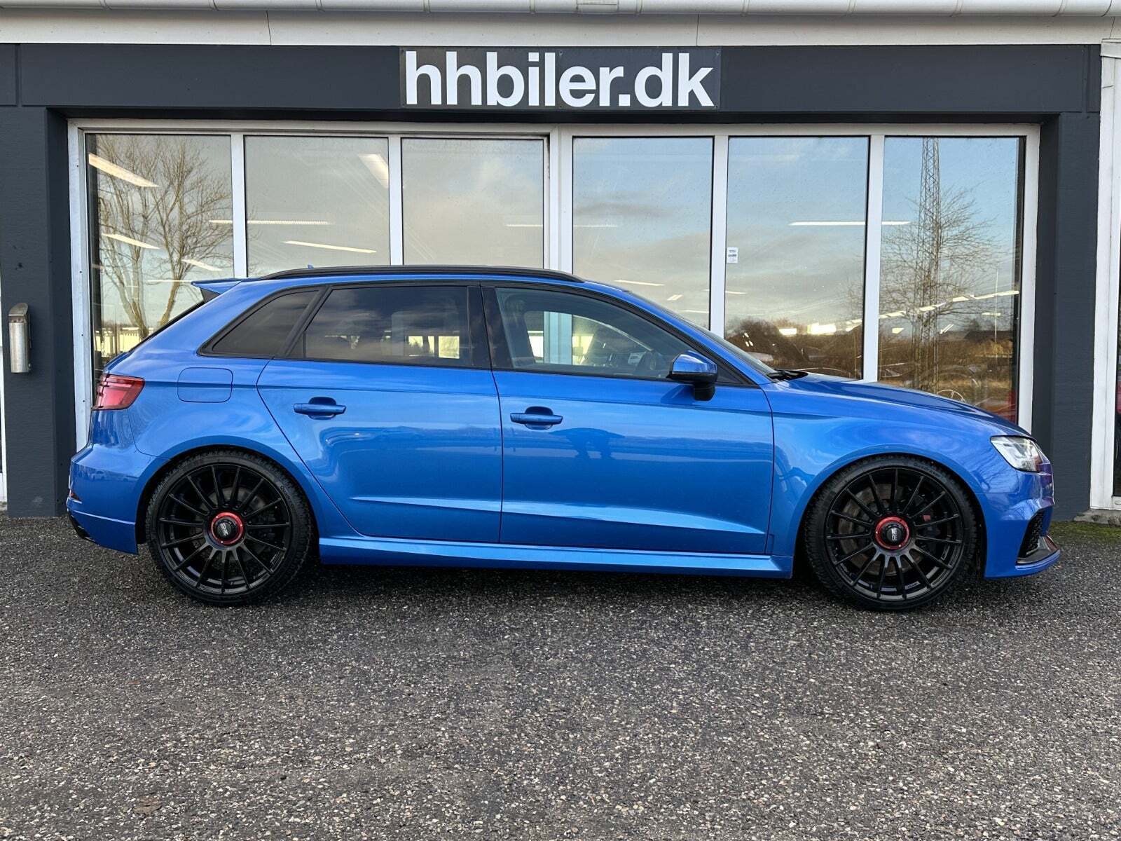 Blå Audi RS3 fra 2018