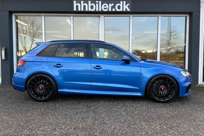 Blå Audi RS3 fra 2018