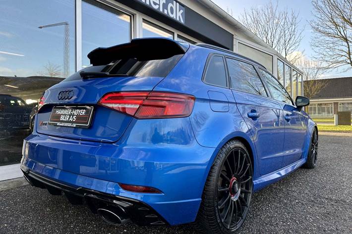 Blå Audi RS3 fra 2018