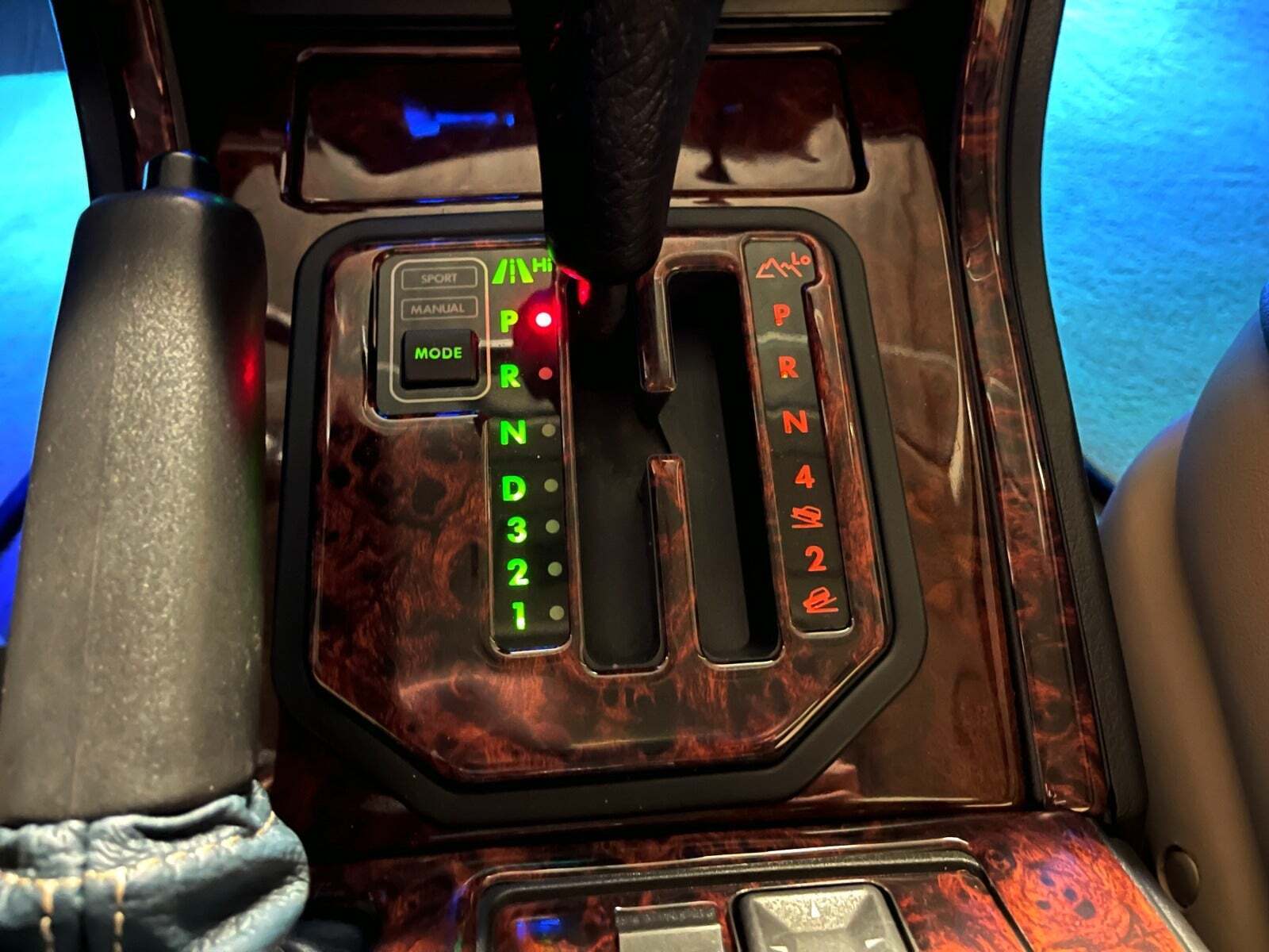 Blå Land Rover Range Rover fra 2000