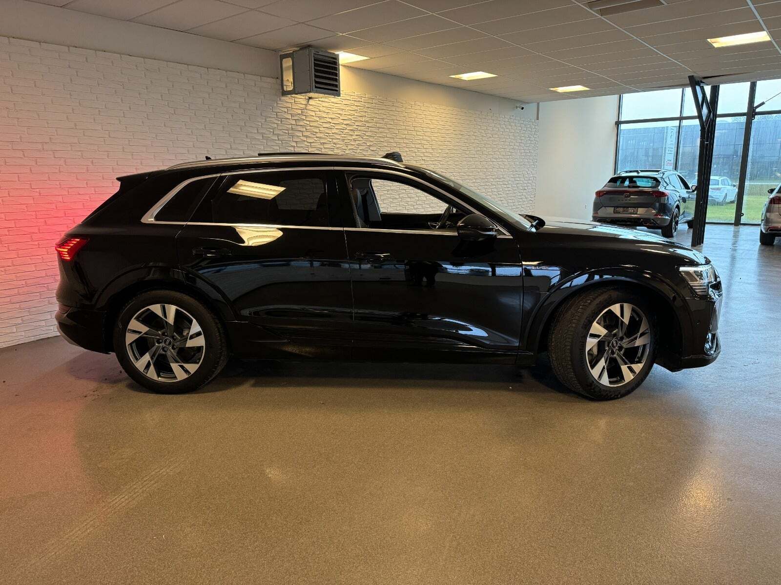 Sort Audi e-tron fra 2022