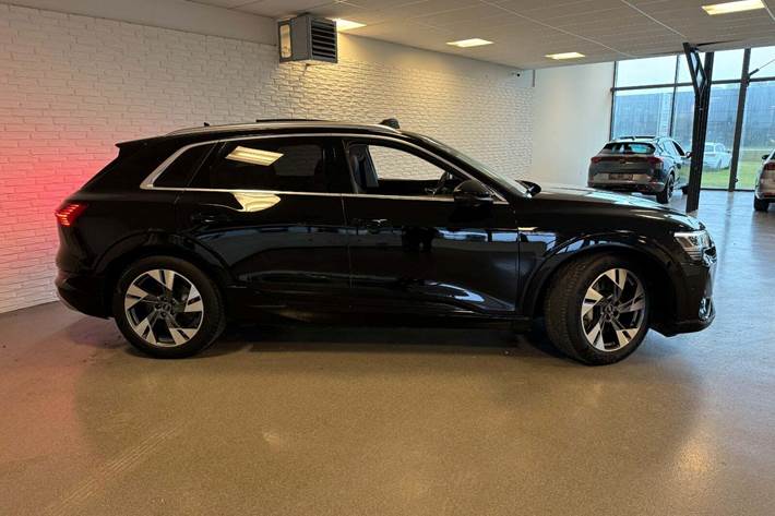 Sort Audi e-tron fra 2022