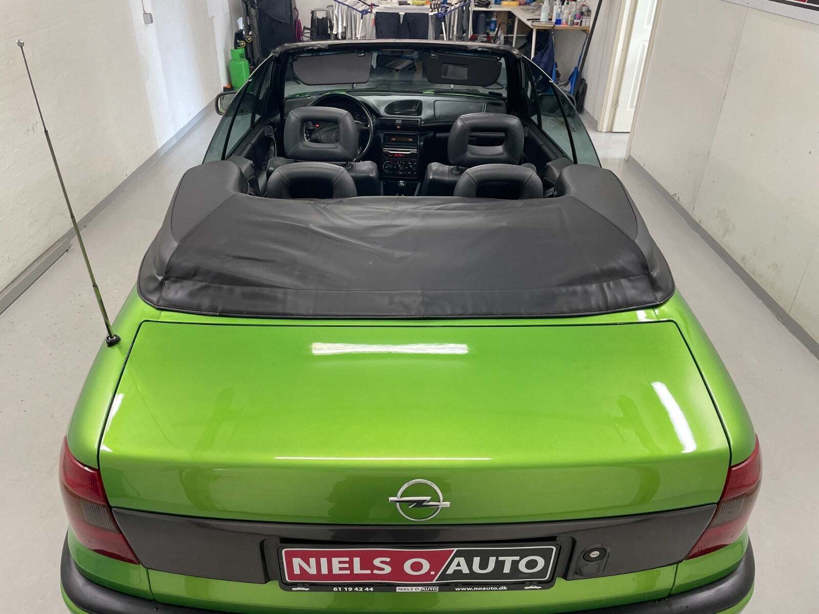 Grøn Opel Astra fra 1997