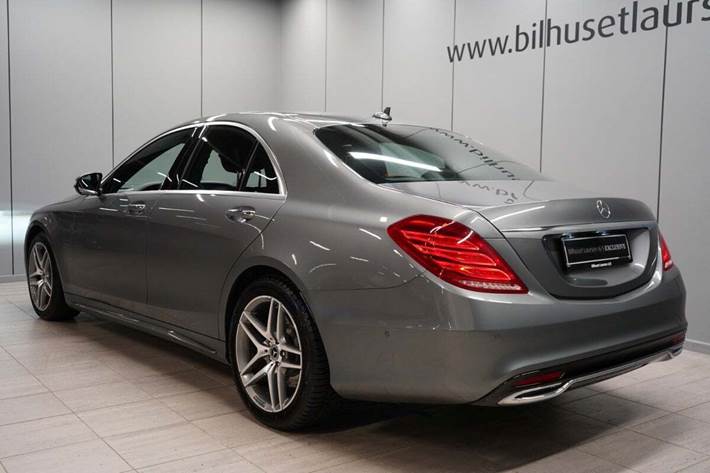 Grå Mercedes S350 d fra 2017 set udefra